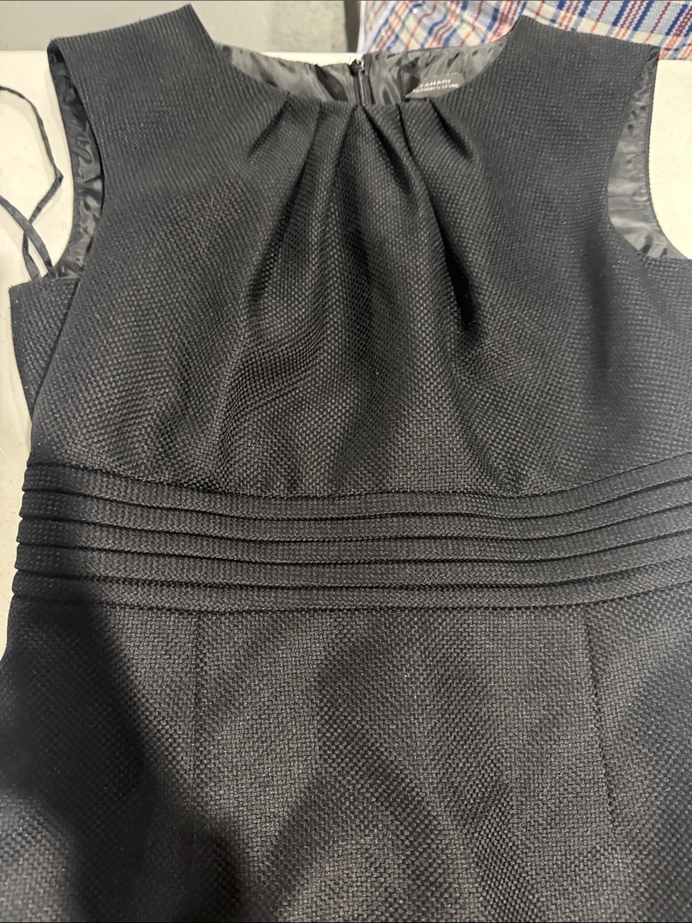 Classic women’s Sleeveless Black Sheath Dress